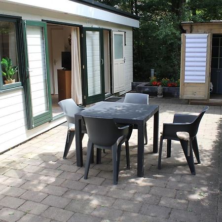 Sfeervolle Chalet Met Terras, H14 De Veldkamp, Epe, Voor 4 Personen Villa Exteriör bild