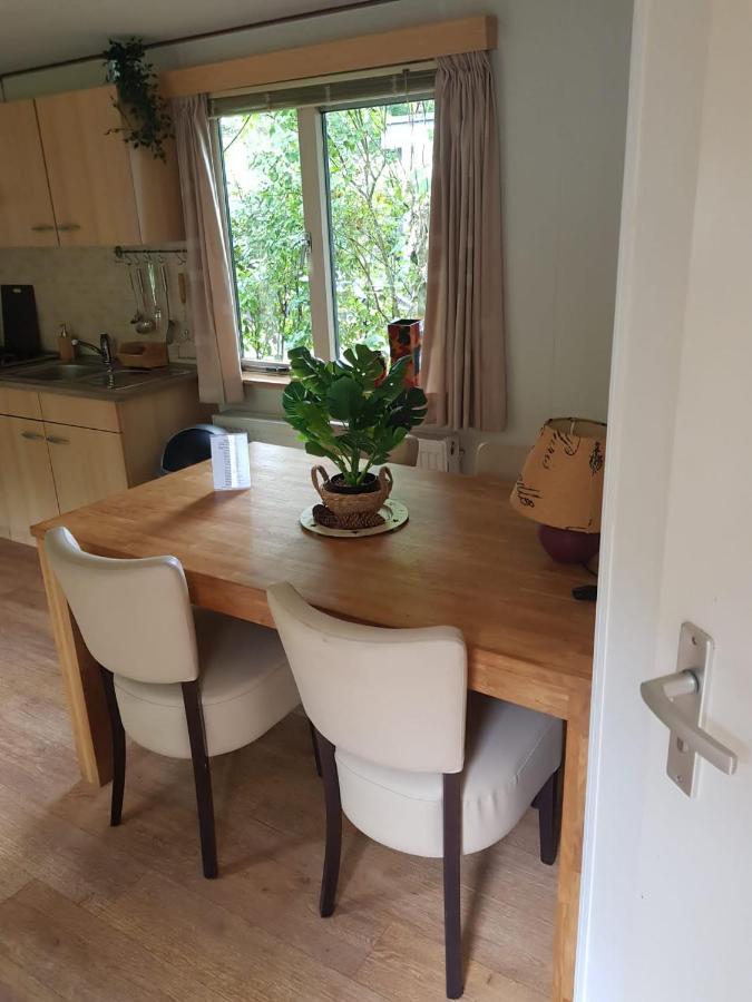 Sfeervolle Chalet Met Terras, H14 De Veldkamp, Epe, Voor 4 Personen Villa Exteriör bild